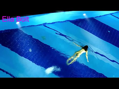 ❤️ Saya tidak boleh berhenti menonton, berambut perang muda ditangkap berenang bogel di kolam peranginan ELLA BOLT pelacur pada ms.sexonfire.ru ❌️